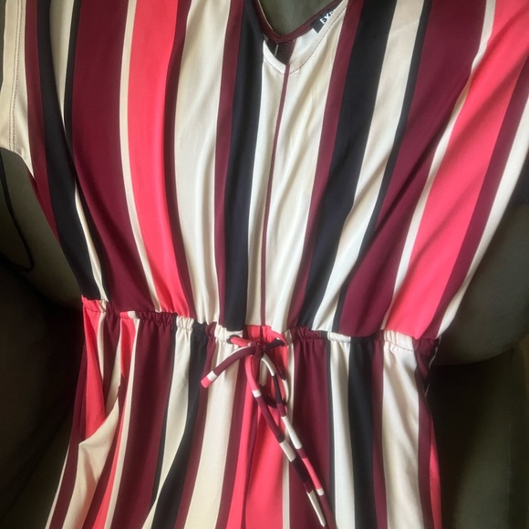 New Express jumpsuit. Size XS - Picture 4 of 9